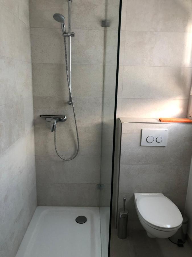 Bel Art Etage Mit Grossem Parkplatz Apartment Haan Ngoại thất bức ảnh
